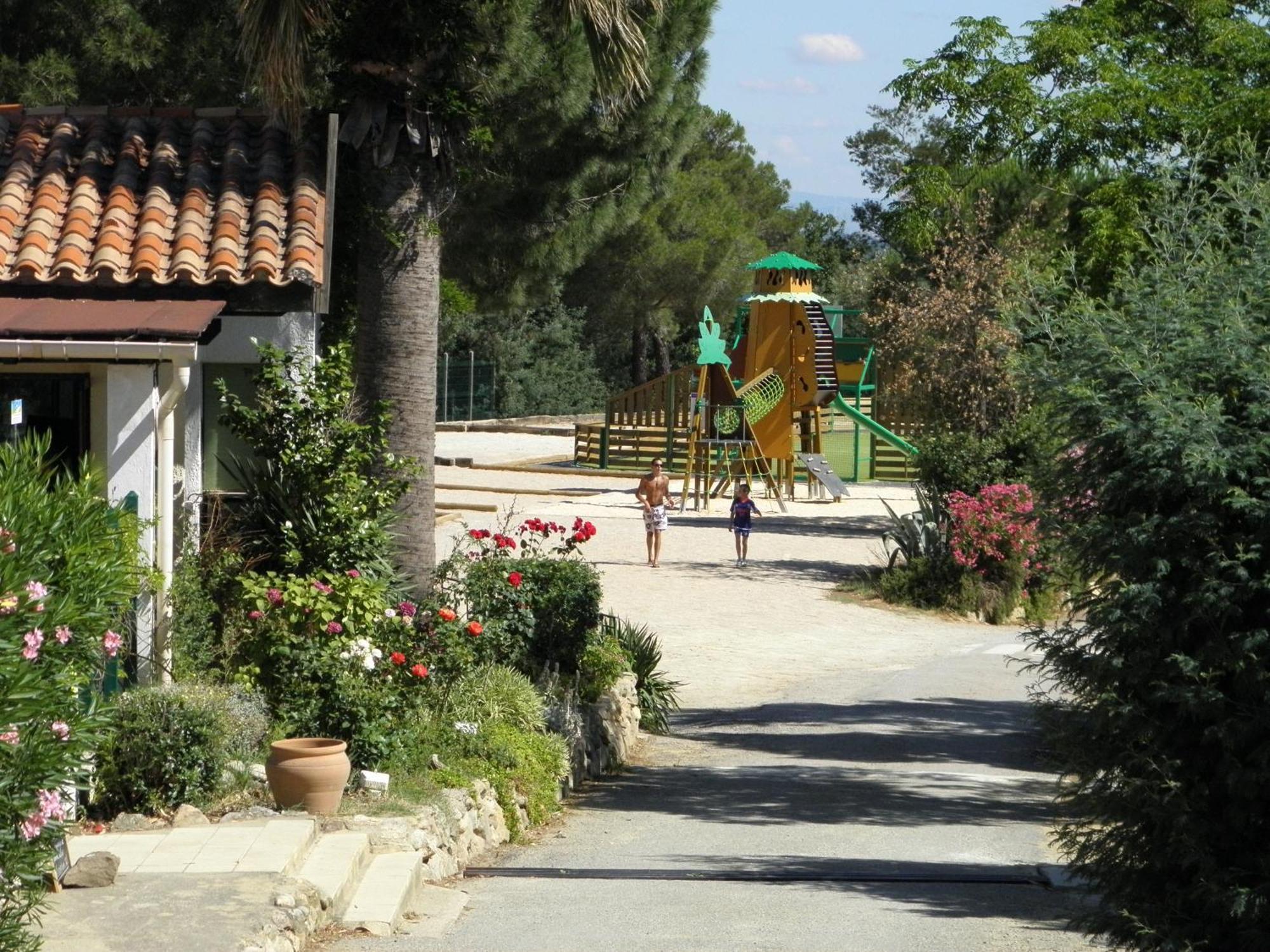 Camping Des Alberes Laroque-des-Alberes Exterior photo
