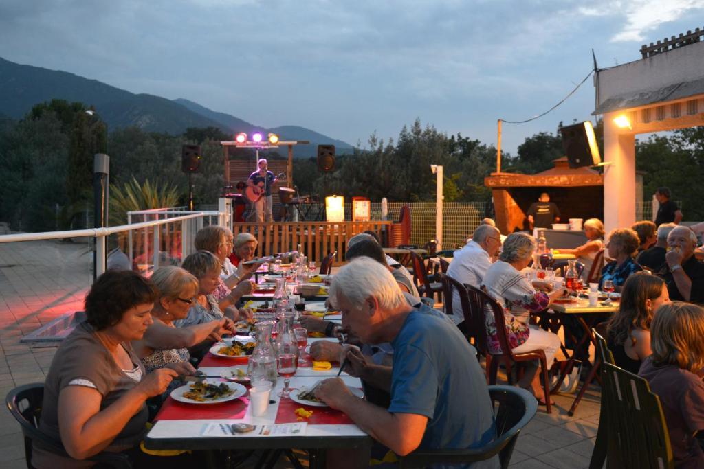 Camping Des Alberes Laroque-des-Alberes Exterior photo